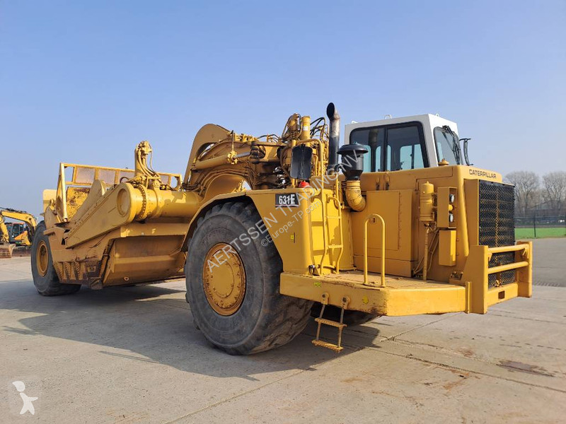 Motorový škrabák - scraper Caterpillar 631E (3...