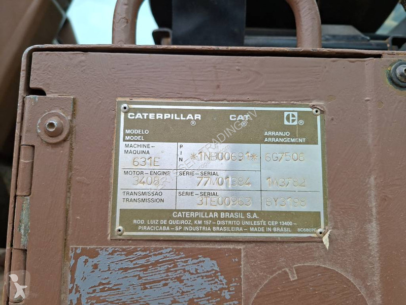 Motorový škrabák - scraper Caterpillar 631E (3...