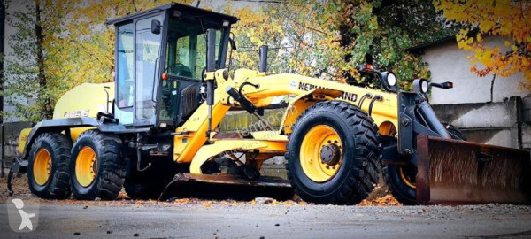 Niveleuse New Holland F 156.6
