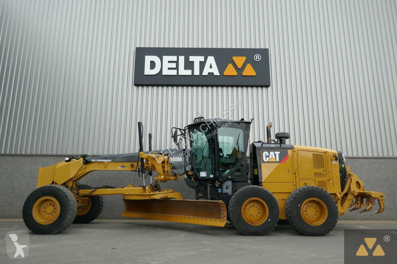 Niveladora Caterpillar 3