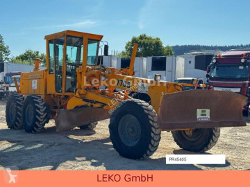 Niveleuse John Deere