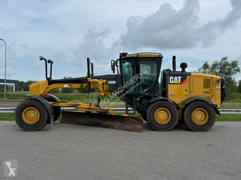 Grader Caterpillar
