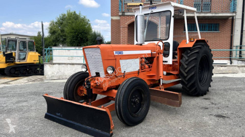 Niveladora Ford 5600 4X2