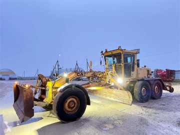 Грейдер Caterpillar
