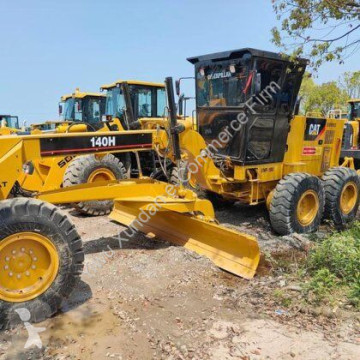 Грейдер Caterpillar