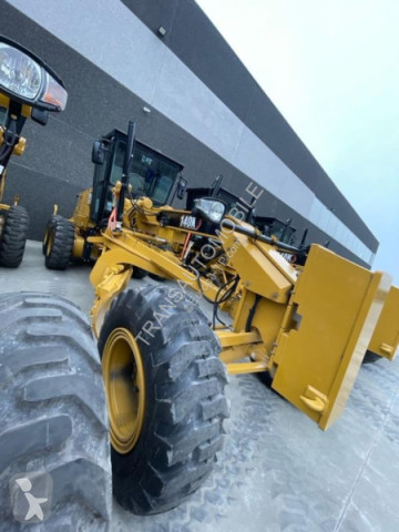 Grader Caterpillar nou