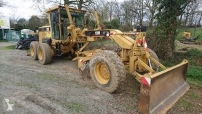 Földgyalu Caterpillar 120H használt