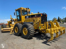 Równiarka Caterpillar 16H używana