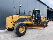 Niveladora Caterpillar 140M usada