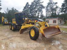 Vägskrapa Komatsu GD675-6 begagnad