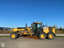 Niveladora Caterpillar 140M usada