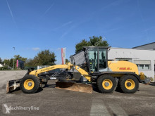 Niveladora New Holland F 156.6 A usada
