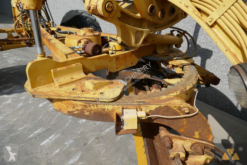 Grader Caterpillar