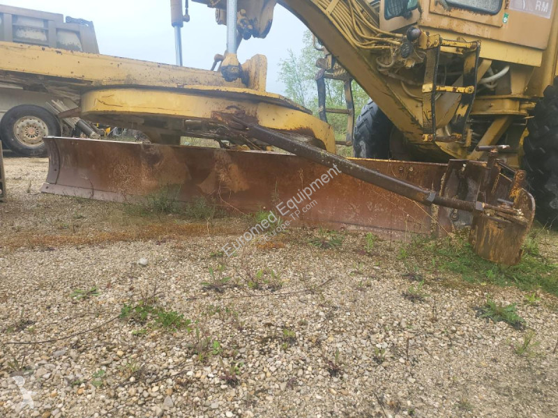 Grader Caterpillar