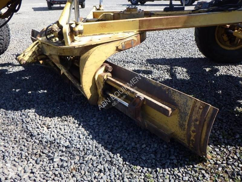 Grader Caterpillar