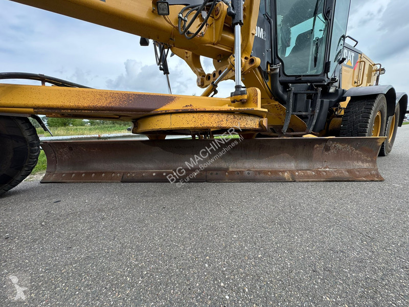 Grader Caterpillar