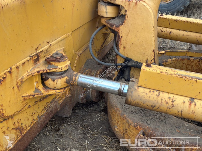 Grader Komatsu -24
