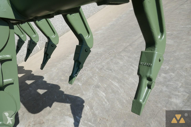 Grejder Caterpillar Ex-army