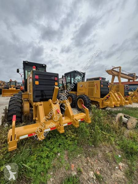 Grejder Caterpillar 140K