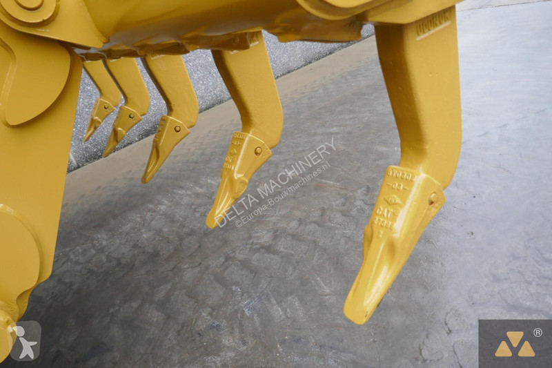 Грейдер Caterpillar 140M3