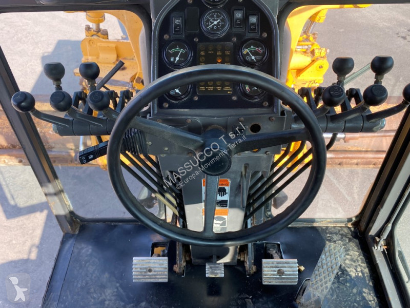 ممهدة طرق Volvo G740VHP