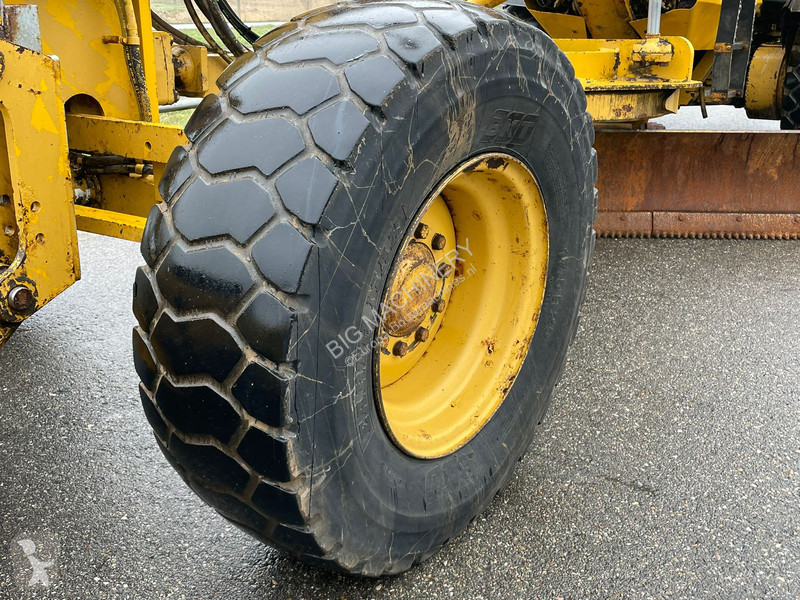 ممهدة طرق Caterpillar CE
