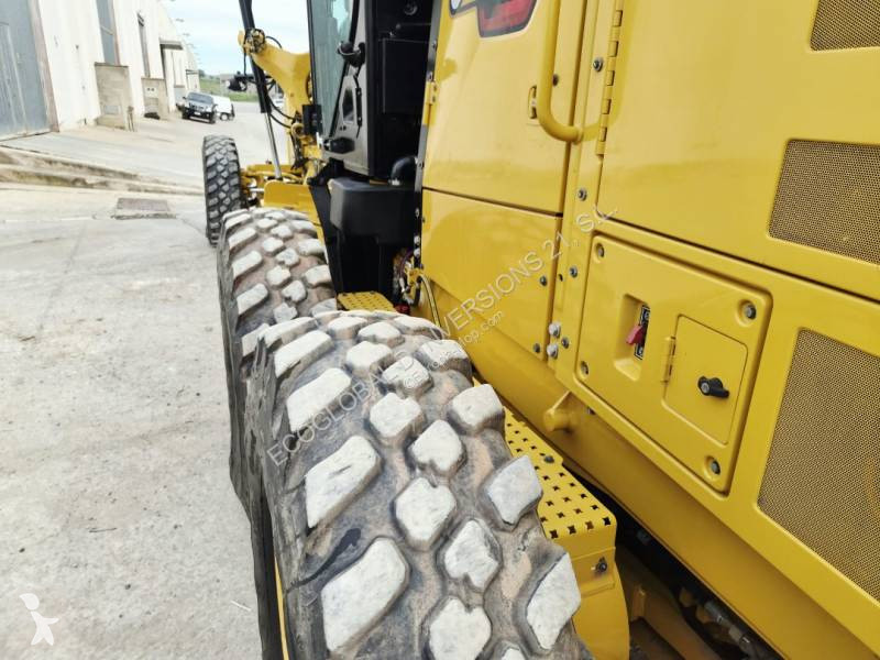 Grejder Caterpillar 140 AWD