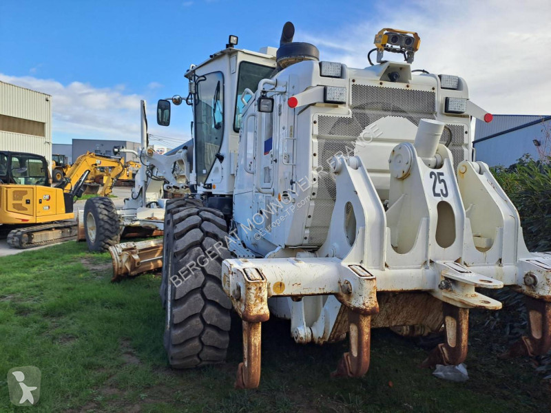 Grejder Caterpillar 12M3