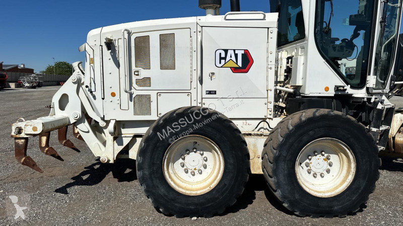 Grejder Caterpillar 120M2