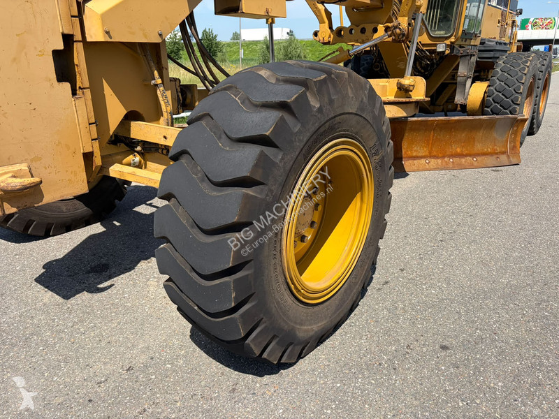 Caterpillar  grader