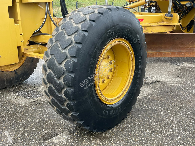 Niveladora Caterpillar 140K