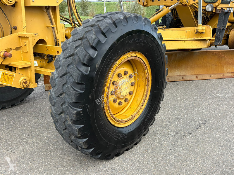 Грейдер Caterpillar