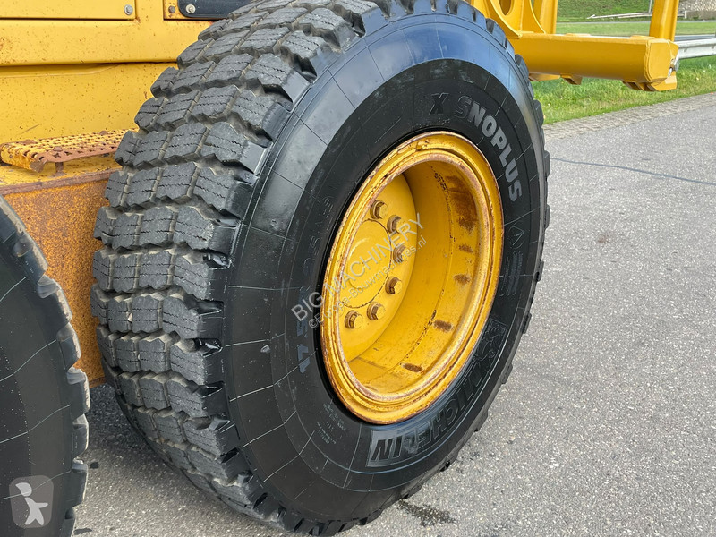 ممهدة طرق Caterpillar 140M