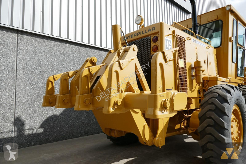 Grader Caterpillar Ex-army