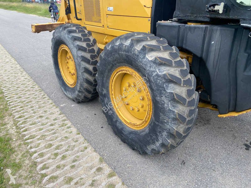 Grejder Caterpillar 140M
