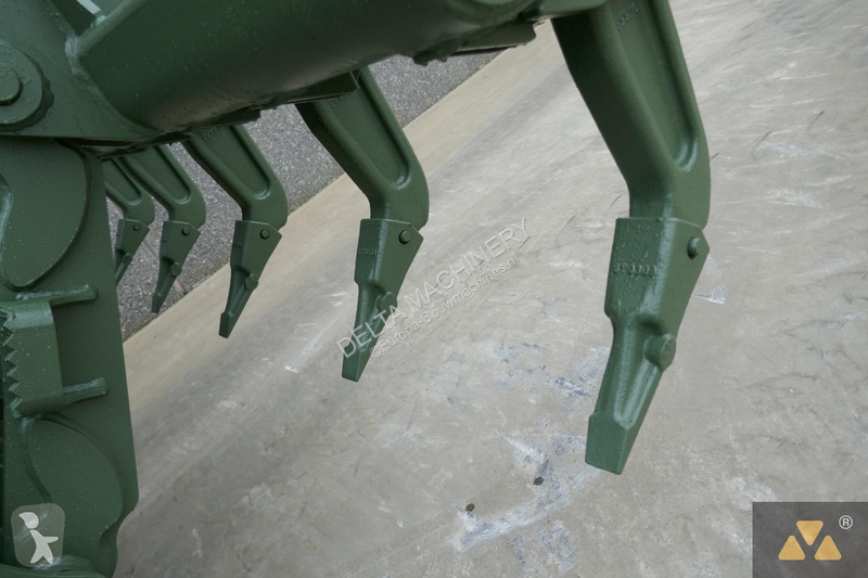Grejdr Caterpillar Ex-army