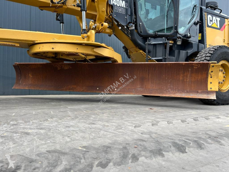 Grejder Caterpillar 140M2