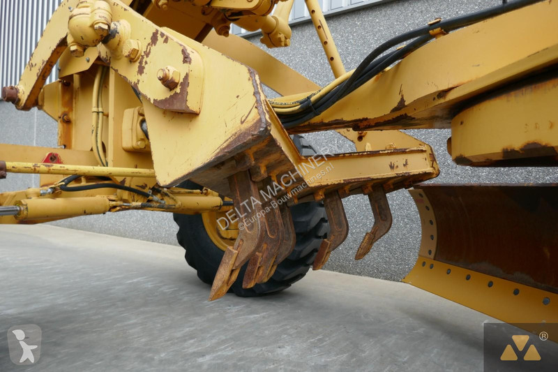 Grader Caterpillar