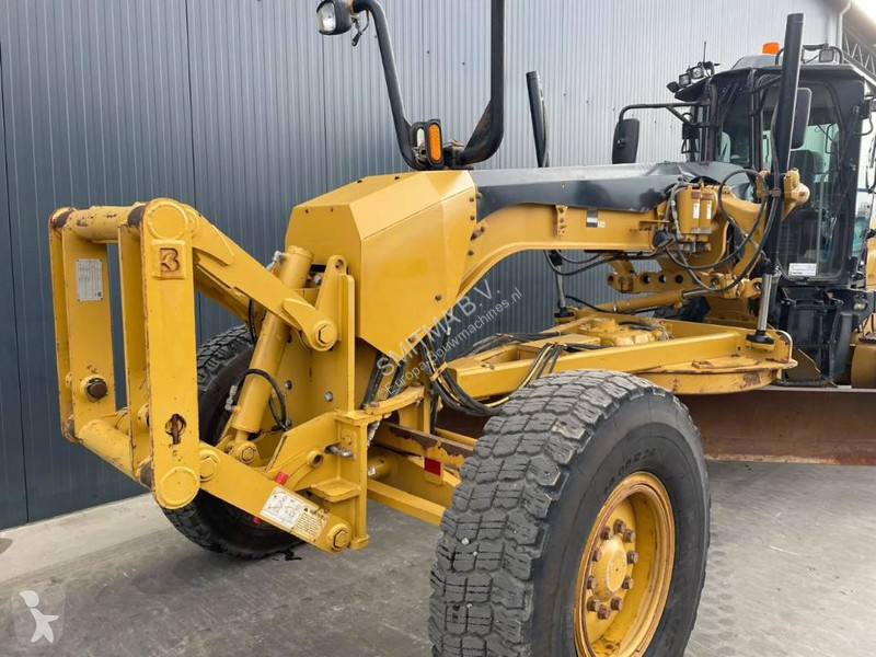 Grejder Caterpillar 140M