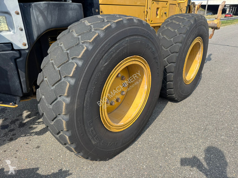 ممهدة طرق Caterpillar 3