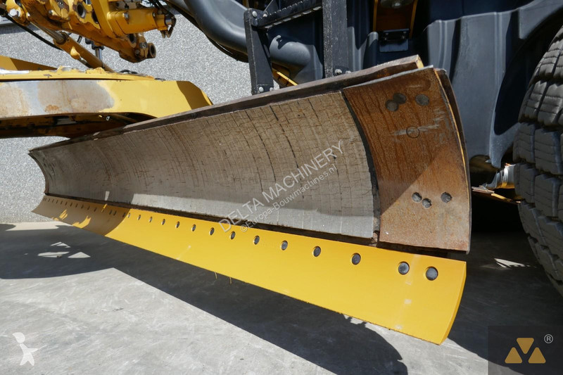 Niveladora Caterpillar AWD