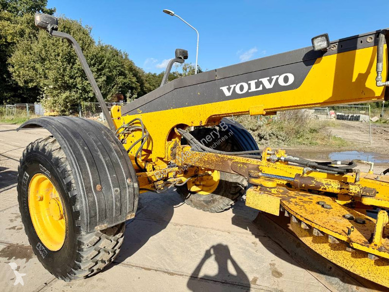 Grader Volvo B - 4.90 Meter Blade / Backup Camera