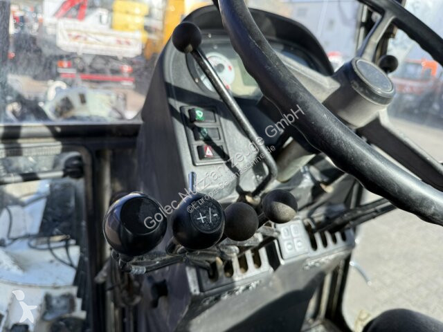 Niveladora New Holland F106.6A alrrad 6x6...