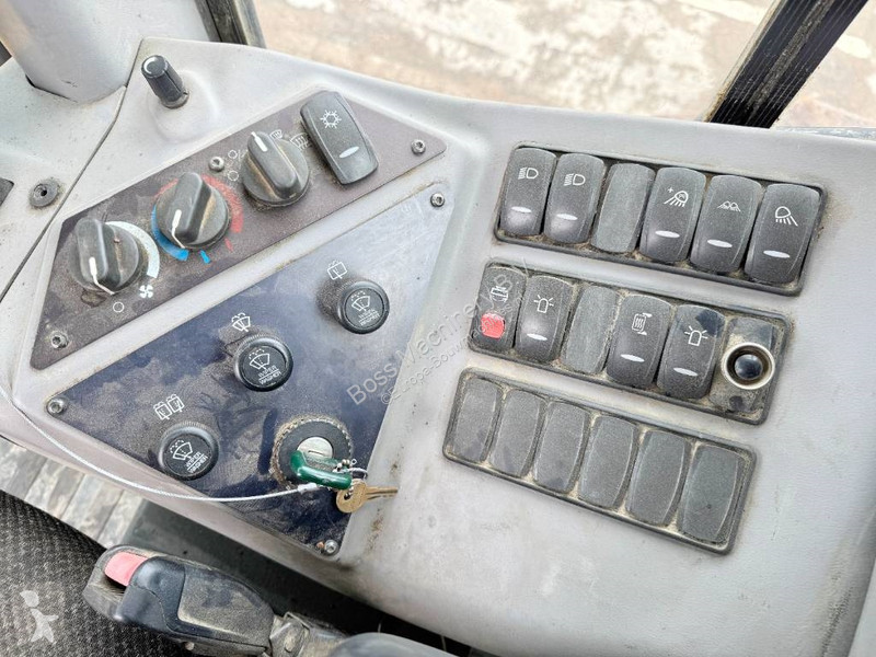 ممهدة طرق Volvo - 5.5 Meter Blade / EPA Certified