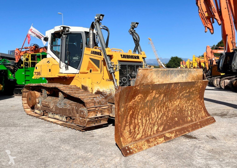 ممهدة طرق Liebherr 736