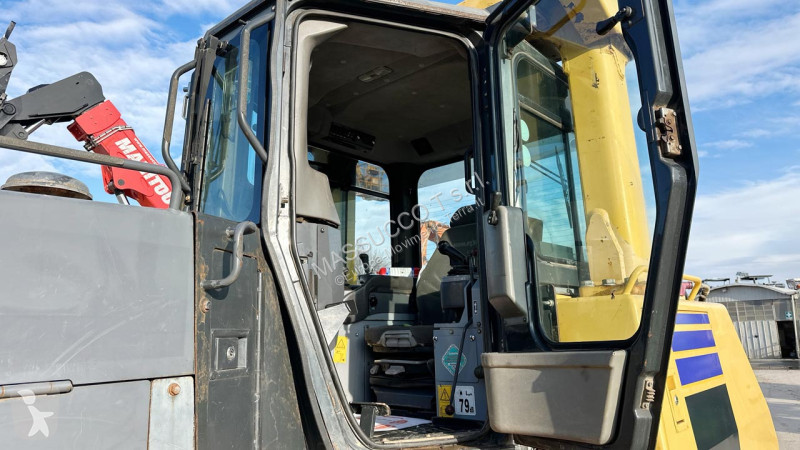 ممهدة طرق Komatsu D275AX