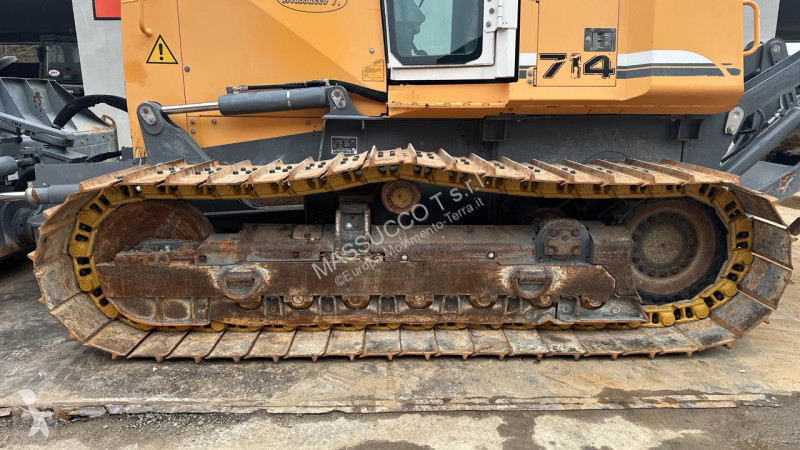 ممهدة طرق Liebherr PR 714