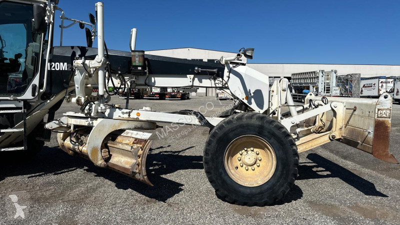 Grejder Caterpillar 120M2