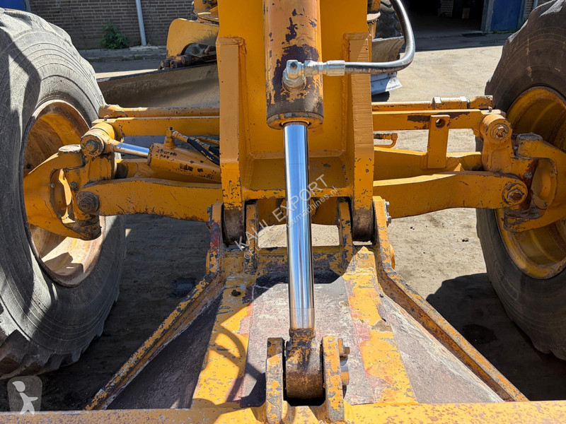 Niveladora Komatsu GD623A-1 - Grader with...