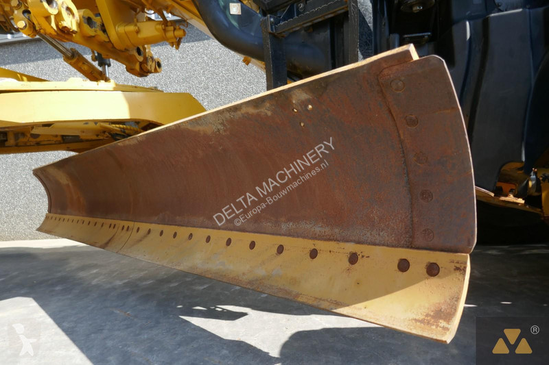 Grejder Caterpillar 140M